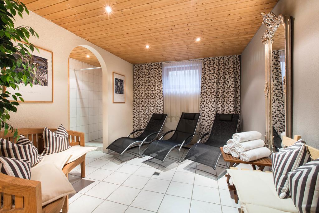 Rosa Canina Superior Hotel 3*