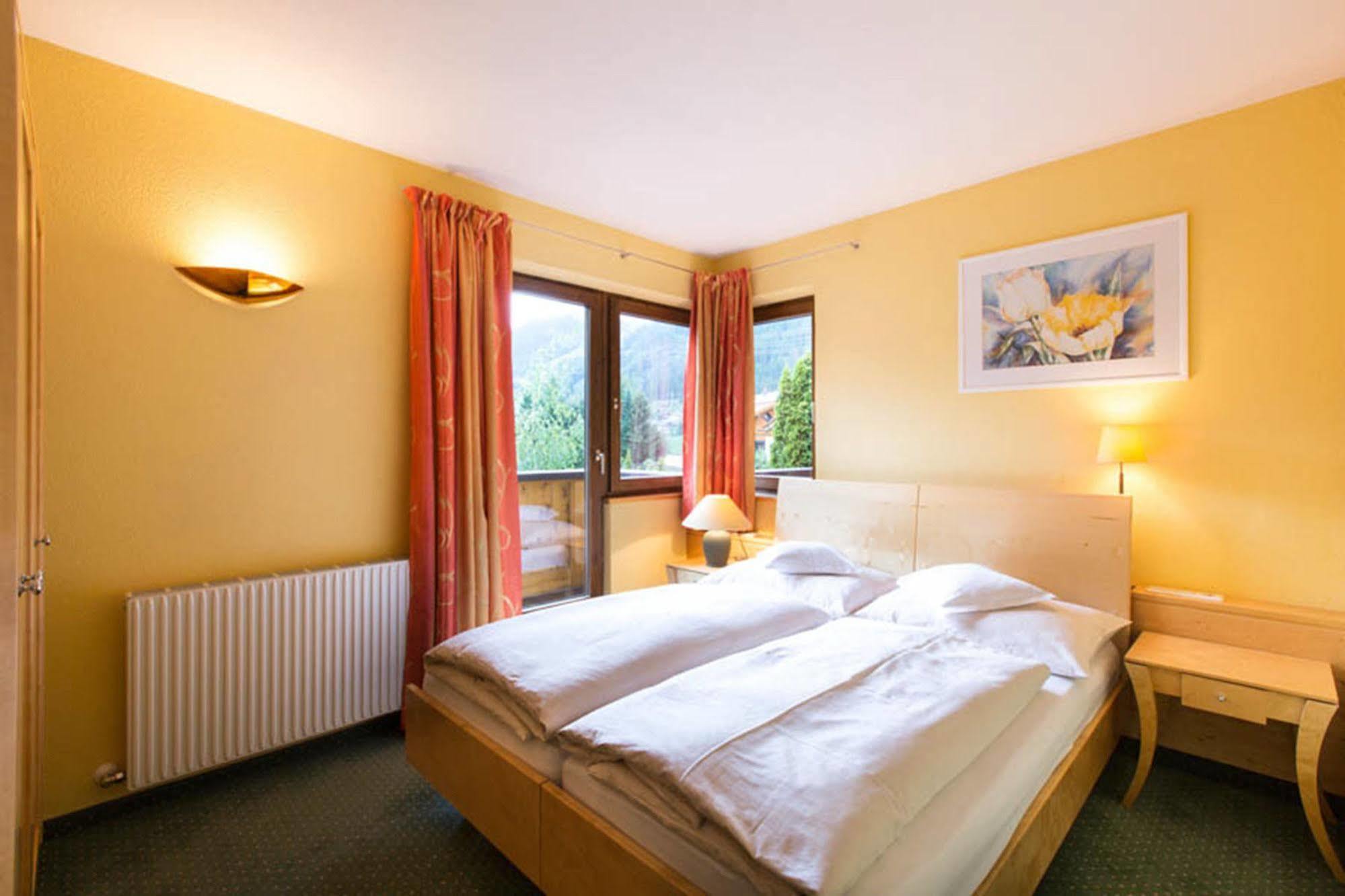 Rosa Canina Superior Hotel 3*